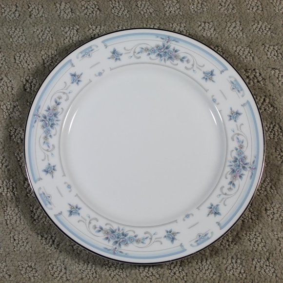 Group of 2 - 8" Nitto Claridge W76 Salad Plates - Picture 1 of 3
